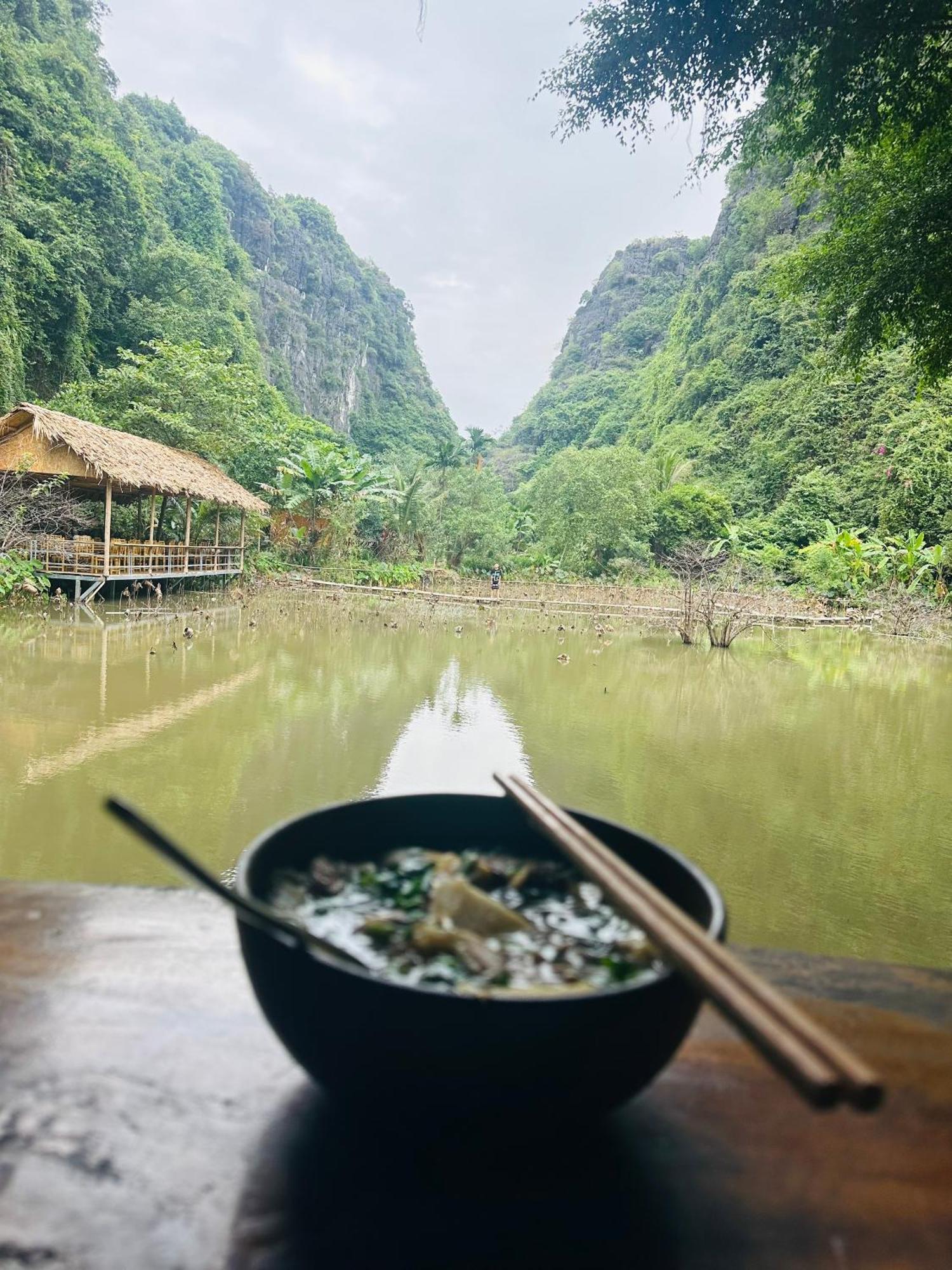 Thung Sen Tam Coc Chalets นิญบิ่ญ ภายนอก รูปภาพ